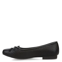 Women's Cliffs by White Mountain, Bessy Flat