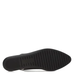 Women's Cliffs by White Mountain, Memory Flat